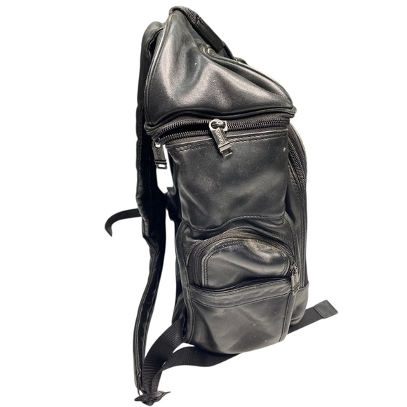 Tumi Black leather Backpack with Adjustable Straps and Durable Design - Picture 4 of 13